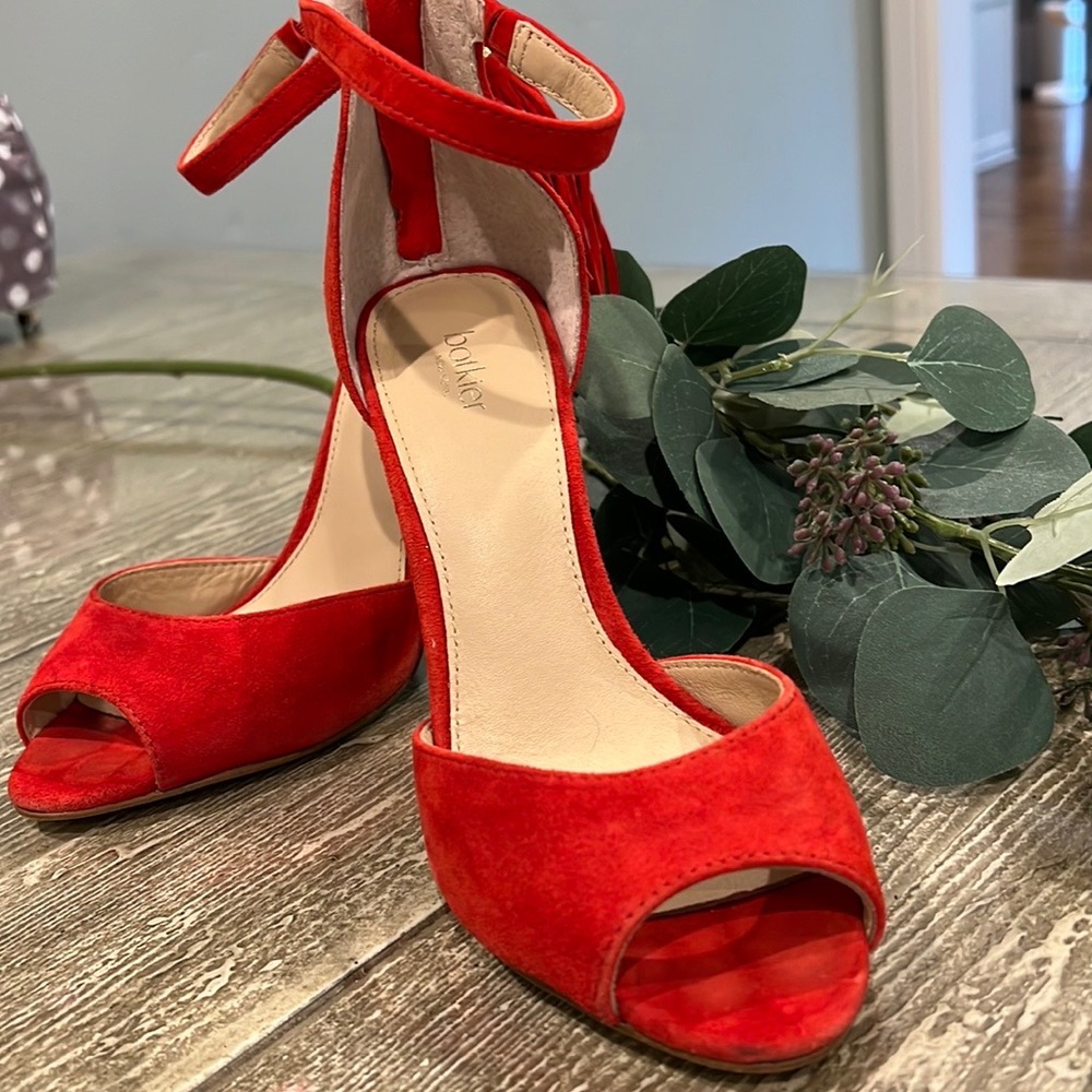 Women’s Botkier sz 7 red suede zip back 4 in heel